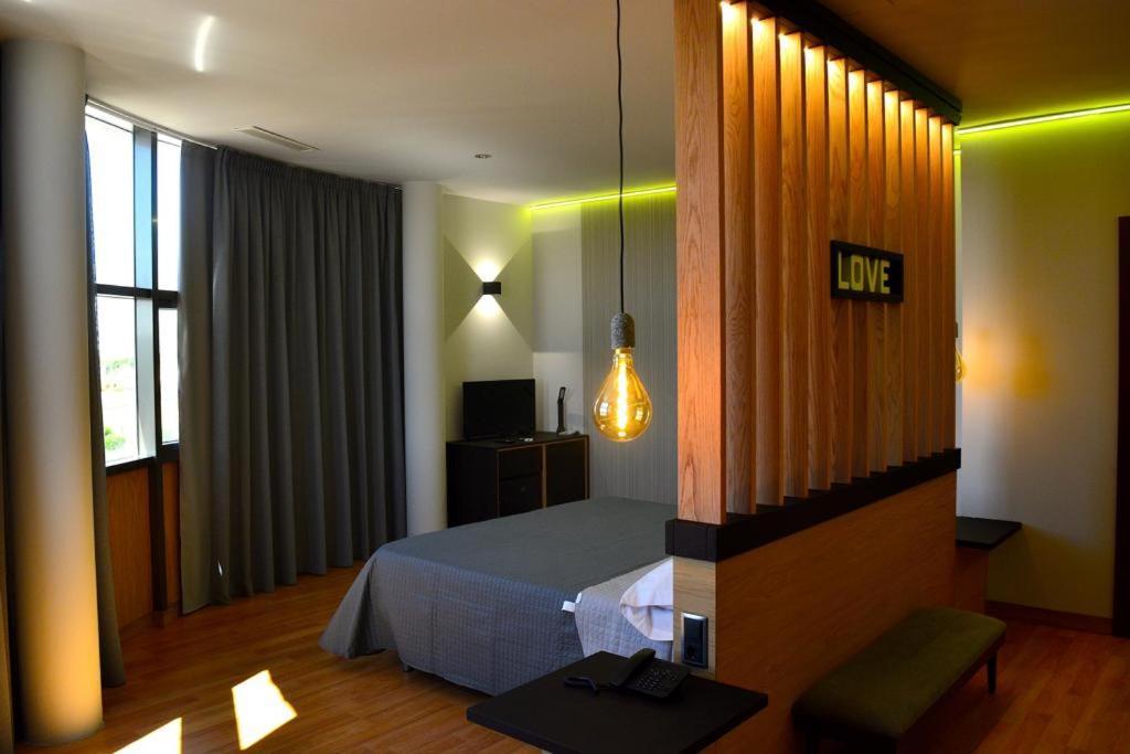 Hotel-Asador Montes Oretanos Pulgar Exteriör bild