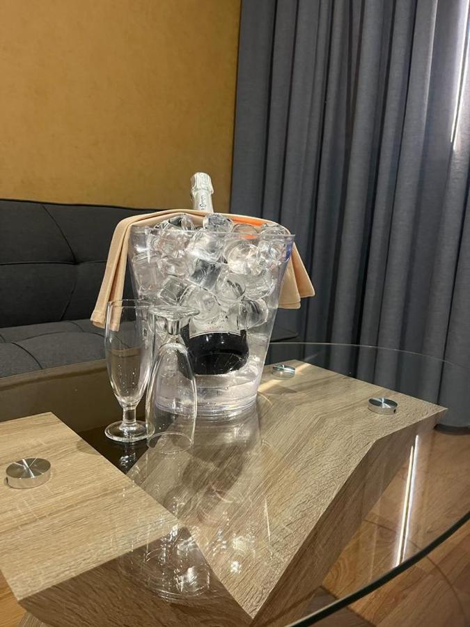 Hotel-Asador Montes Oretanos Pulgar Exteriör bild